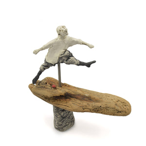SCULPTURE HOMME QUI SAUTE
