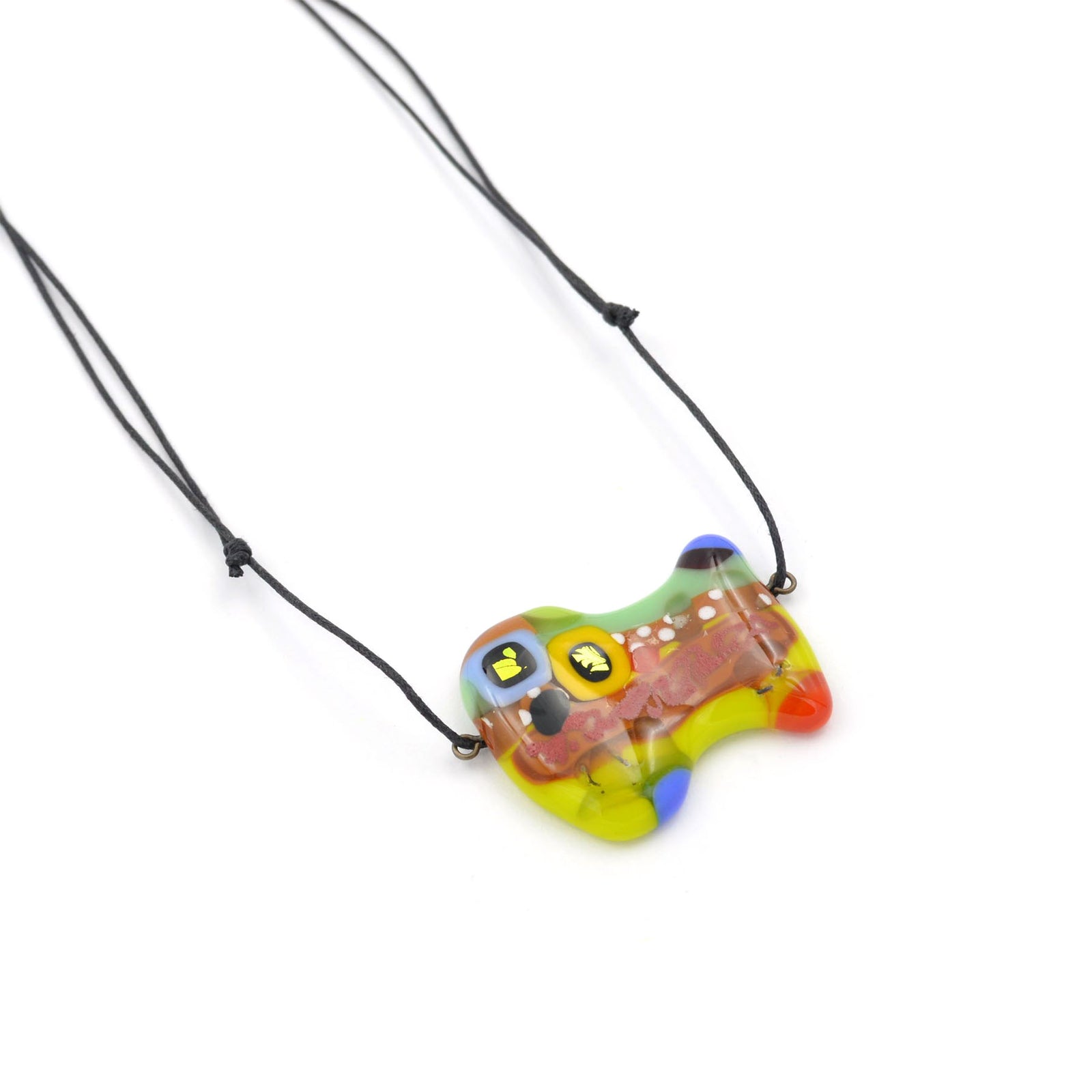 Collier en verre fusionné