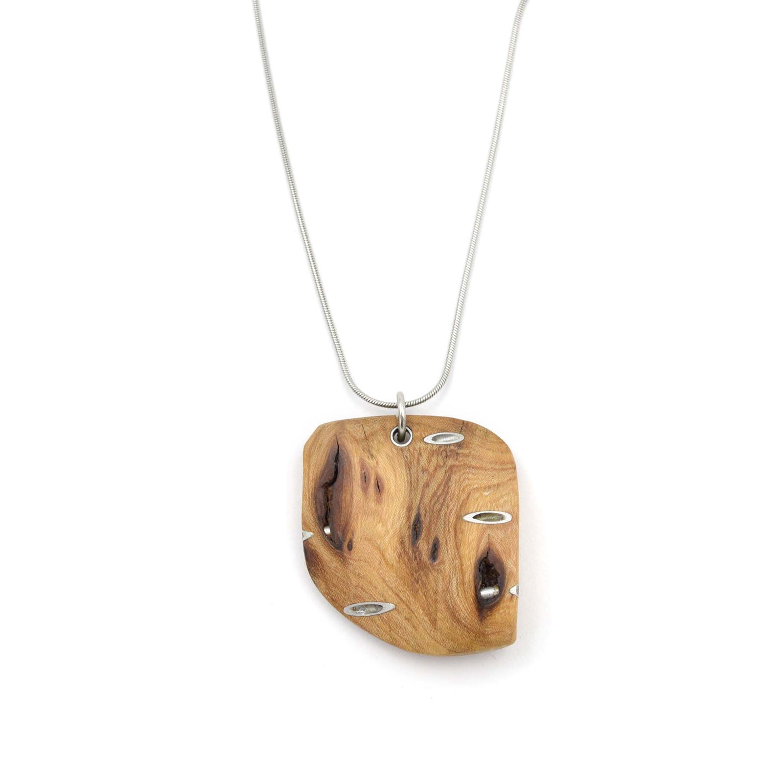 Collier en bois