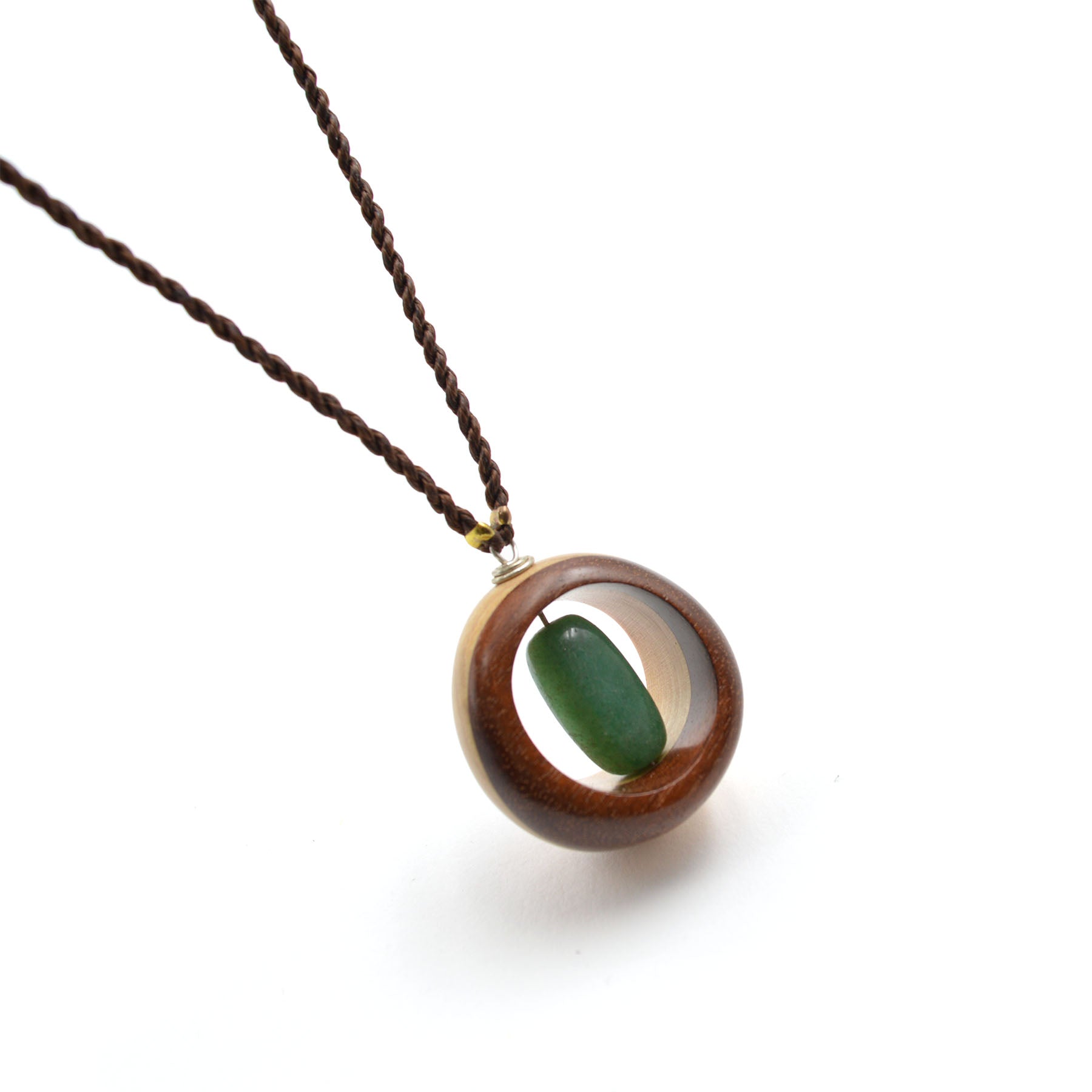 COLLIER EN BOIS