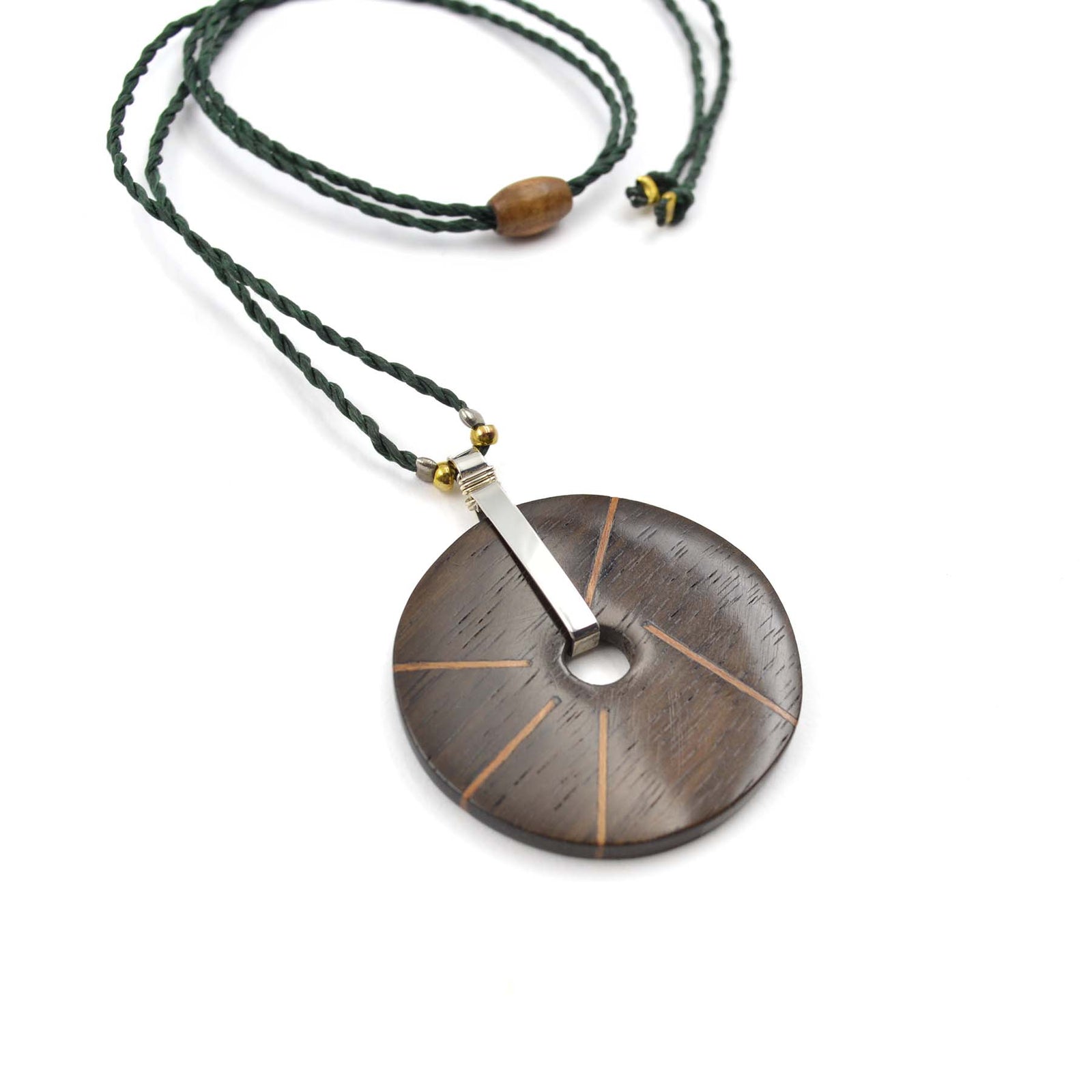 Collier en bois
