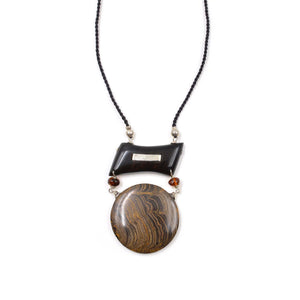 Collier en bois