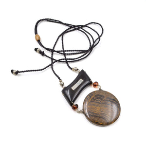 Collier en bois