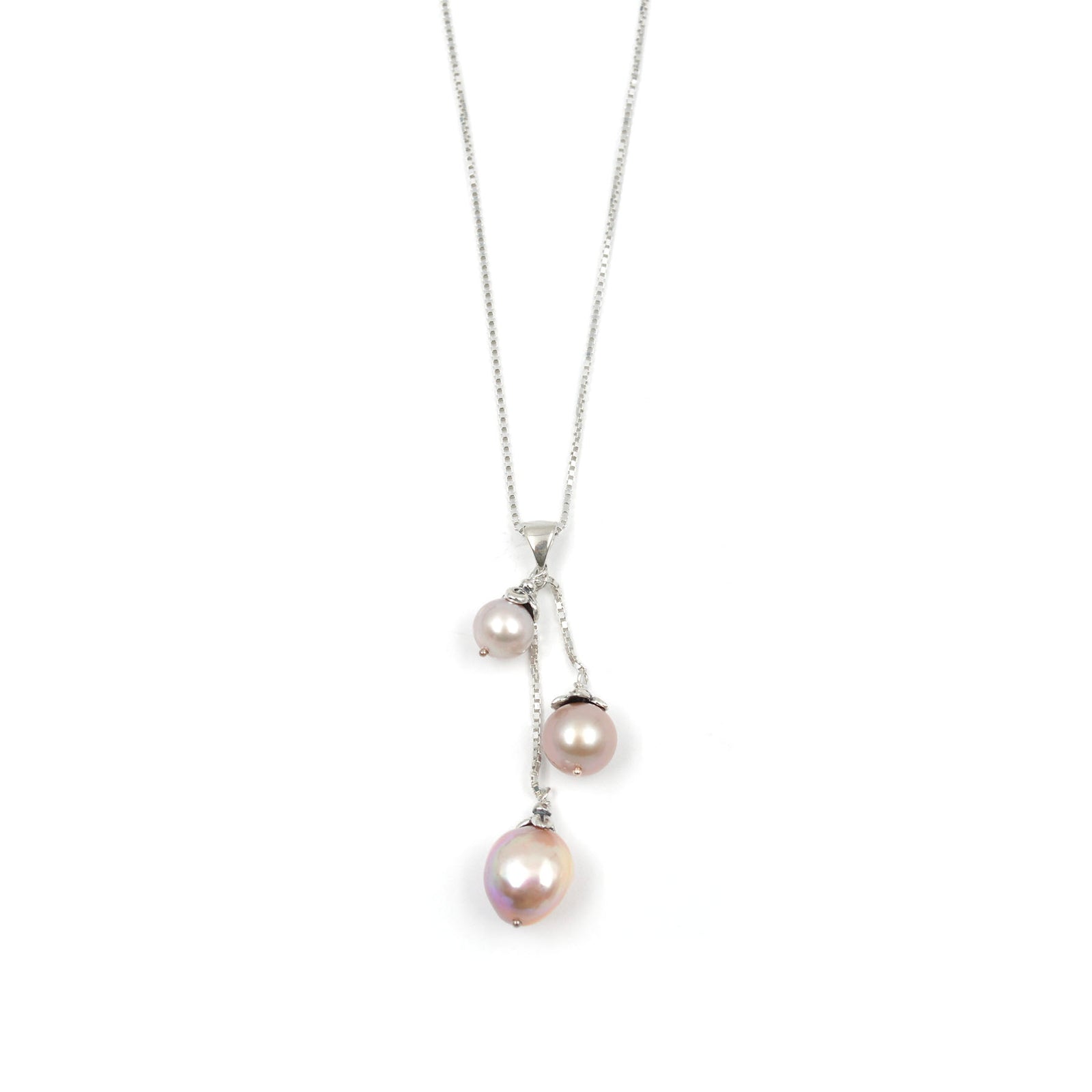 Collier en argent avec perles