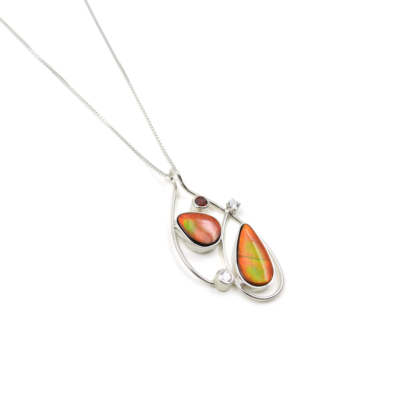 Collier avec pierre d'ammolite du Canada