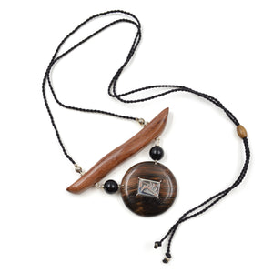 Collier en bois