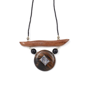 Collier en bois