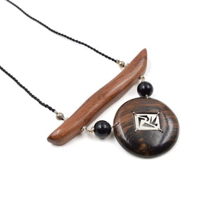 Collier en bois